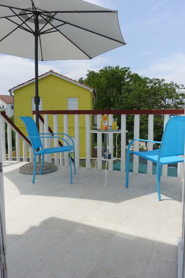 Apartman Joy Nin Buitenkant foto