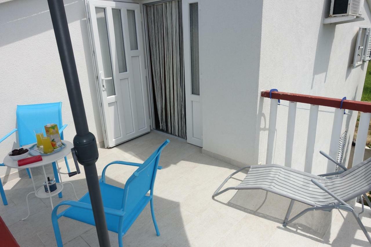Apartman Joy Nin Buitenkant foto